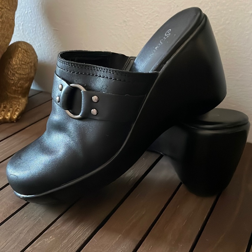 St. John’s Black Mule Clogs Slides Size 8M 🖤